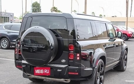 Land Rover Defender II, 2022 год, 8 428 000 рублей, 4 фотография