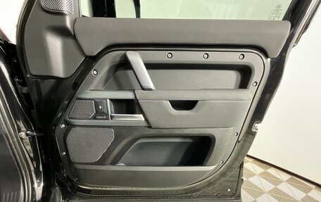 Land Rover Defender II, 2022 год, 7 322 000 рублей, 23 фотография