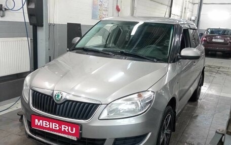 Skoda Fabia II, 2011 год, 605 000 рублей, 1 фотография