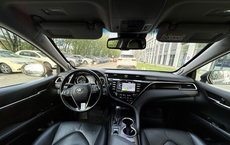 Toyota Camry, 2018 год, 3 250 000 рублей, 6 фотография