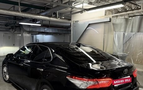 Toyota Camry, 2018 год, 3 250 000 рублей, 2 фотография