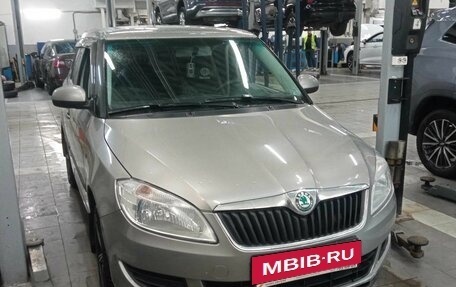 Skoda Fabia II, 2011 год, 605 000 рублей, 2 фотография