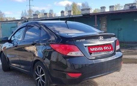 Hyundai Solaris II рестайлинг, 2011 год, 900 000 рублей, 3 фотография