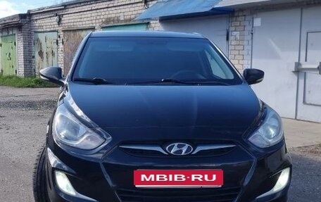 Hyundai Solaris II рестайлинг, 2011 год, 900 000 рублей, 6 фотография