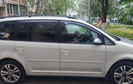 Volkswagen Touran III, 2008 год, 1 000 000 рублей, 3 фотография