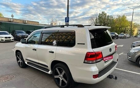 Toyota Land Cruiser 200, 2017 год, 7 000 000 рублей, 3 фотография