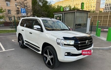 Toyota Land Cruiser 200, 2017 год, 7 000 000 рублей, 2 фотография
