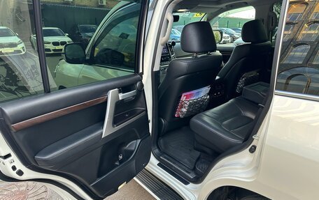 Toyota Land Cruiser 200, 2017 год, 7 000 000 рублей, 14 фотография