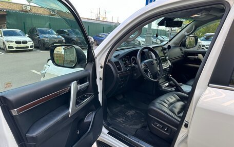 Toyota Land Cruiser 200, 2017 год, 7 000 000 рублей, 12 фотография