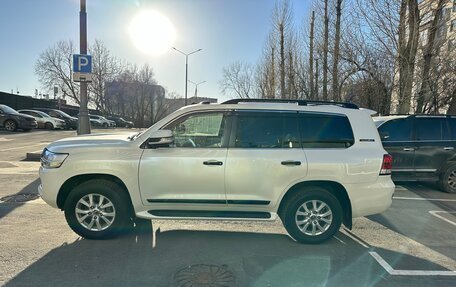 Toyota Land Cruiser 200, 2017 год, 7 000 000 рублей, 21 фотография