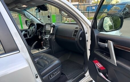 Toyota Land Cruiser 200, 2017 год, 7 000 000 рублей, 13 фотография