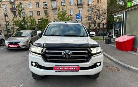Toyota Land Cruiser 200, 2017 год, 7 000 000 рублей, 7 фотография