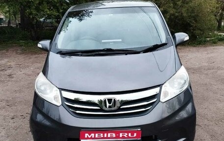 Honda Freed I, 2013 год, 1 490 000 рублей, 1 фотография