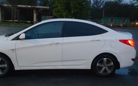 Hyundai Solaris II рестайлинг, 2014 год, 800 000 рублей, 3 фотография