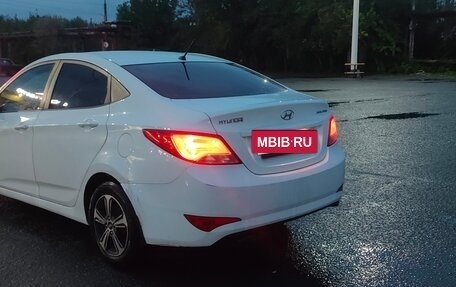 Hyundai Solaris II рестайлинг, 2014 год, 800 000 рублей, 4 фотография