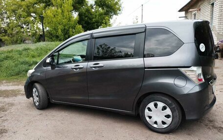 Honda Freed I, 2013 год, 1 490 000 рублей, 2 фотография