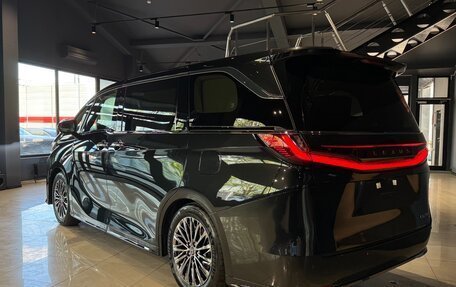 Lexus LM, 2024 год, 18 900 000 рублей, 4 фотография