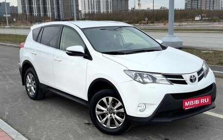Toyota RAV4, 2015 год, 2 099 000 рублей, 3 фотография