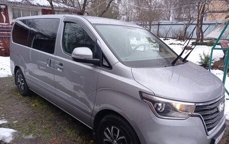Hyundai H-1 II рестайлинг, 2018 год, 3 000 000 рублей, 3 фотография