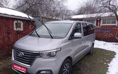 Hyundai H-1 II рестайлинг, 2018 год, 3 000 000 рублей, 6 фотография