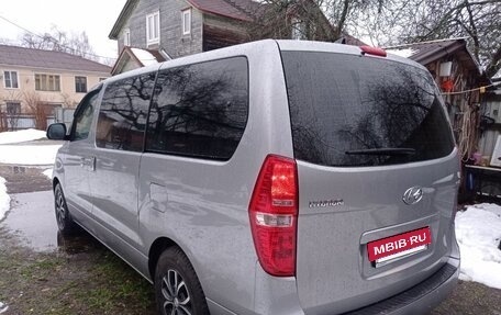 Hyundai H-1 II рестайлинг, 2018 год, 3 000 000 рублей, 4 фотография