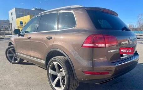 Volkswagen Touareg III, 2011 год, 2 050 000 рублей, 4 фотография