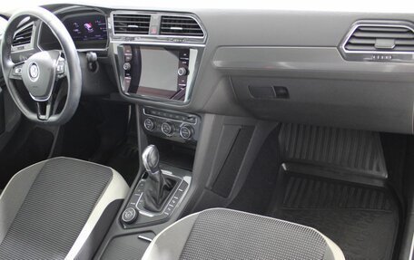 Volkswagen Tiguan II, 2019 год, 2 291 000 рублей, 14 фотография