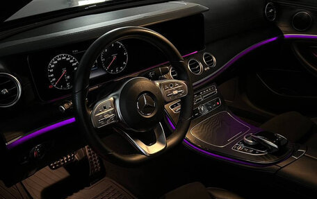 Mercedes-Benz E-Класс, 2018 год, 3 350 000 рублей, 8 фотография