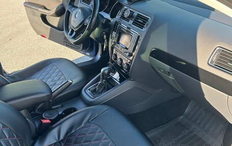 Volkswagen Jetta VI, 2017 год, 1 300 000 рублей, 18 фотография