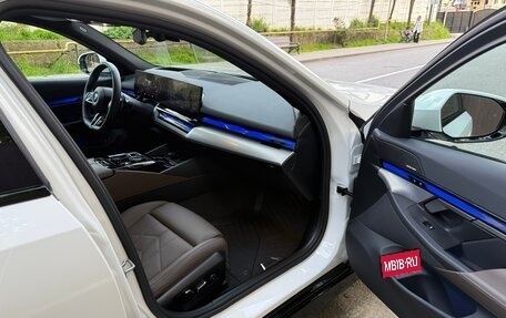 BMW 5 серия, 2023 год, 8 100 000 рублей, 13 фотография