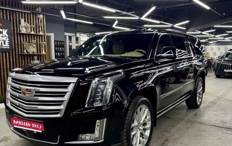 Cadillac Escalade IV, 2019 год, 6 850 000 рублей, 2 фотография