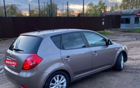 KIA cee'd I рестайлинг, 2009 год, 650 000 рублей, 4 фотография