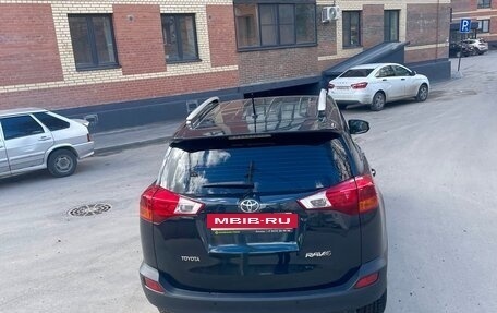 Toyota RAV4, 2015 год, 1 865 000 рублей, 10 фотография