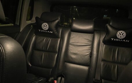 Volkswagen Tiguan I, 2010 год, 850 000 рублей, 18 фотография
