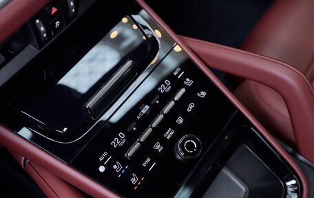 Porsche Cayenne III, 2025 год, 21 000 000 рублей, 26 фотография