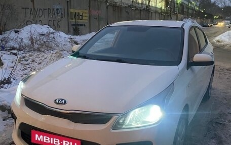 KIA Rio IV, 2017 год, 1 100 000 рублей, 3 фотография