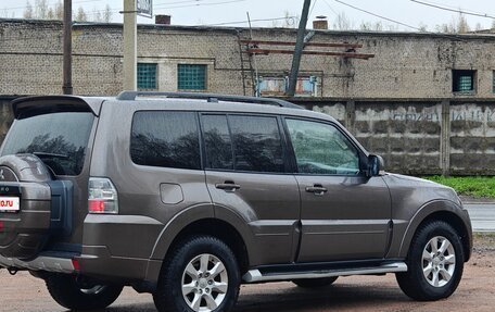 Mitsubishi Pajero IV, 2014 год, 2 450 000 рублей, 6 фотография