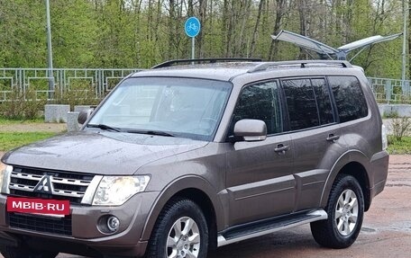 Mitsubishi Pajero IV, 2014 год, 2 450 000 рублей, 2 фотография