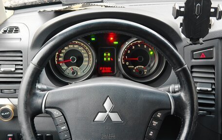 Mitsubishi Pajero IV, 2014 год, 2 450 000 рублей, 14 фотография