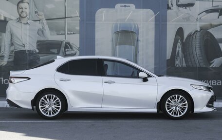 Toyota Camry, 2018 год, 2 999 000 рублей, 5 фотография