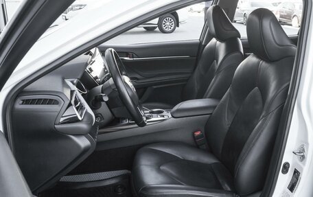 Toyota Camry, 2018 год, 2 999 000 рублей, 10 фотография