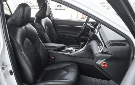 Toyota Camry, 2018 год, 2 999 000 рублей, 8 фотография