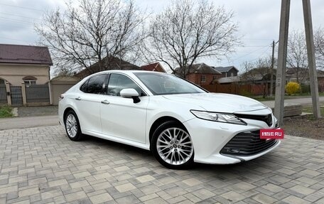 Toyota Camry, 2019 год, 3 000 000 рублей, 2 фотография