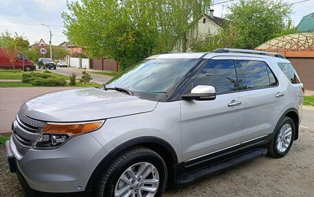 Ford Explorer VI, 2014 год, 2 600 000 рублей, 2 фотография