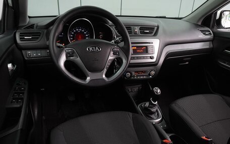 KIA Rio III рестайлинг, 2016 год, 989 000 рублей, 6 фотография