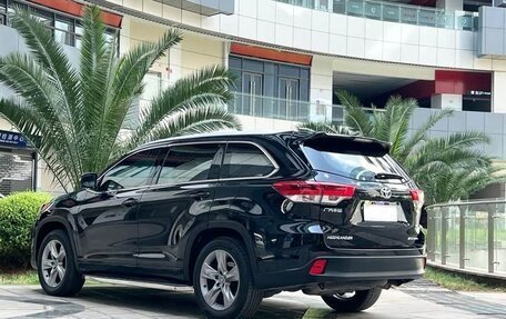 Toyota Highlander III, 2021 год, 2 910 010 рублей, 4 фотография