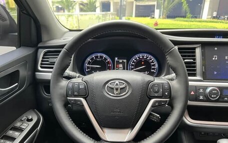 Toyota Highlander III, 2021 год, 2 910 010 рублей, 23 фотография
