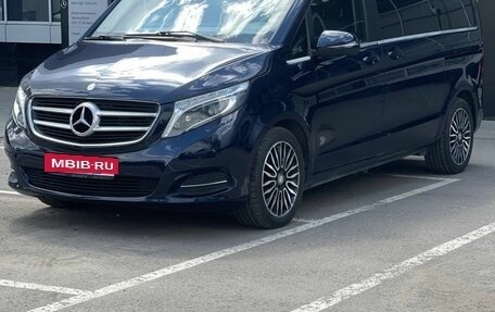 Mercedes-Benz V-Класс, 2017 год, 4 000 000 рублей, 1 фотография