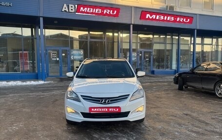 Hyundai Solaris II рестайлинг, 2015 год, 1 010 000 рублей, 1 фотография