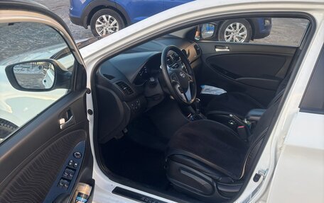 Hyundai Solaris II рестайлинг, 2015 год, 1 010 000 рублей, 7 фотография